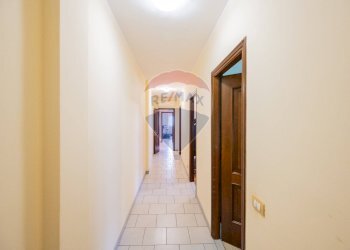 Hall / corridoio - Quadrilocale Via Nobis
 
21, Viadana - foto 20