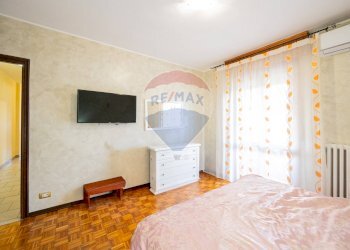 Camera / camera da letto - Quadrilocale Via Nobis
 
21, Viadana - foto 24