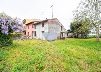 Casa all\'aperto - Casa semi indipendente VIA ROMA
 
38, San Martino del Lago - foto 3