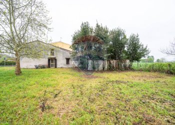 Giardino - Casa semi indipendente VIA ROMA
 
38, San Martino del Lago - foto 1