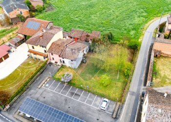 Casa all\'aperto - Casa semi indipendente VIA ROMA
 
38, San Martino del Lago - foto 35