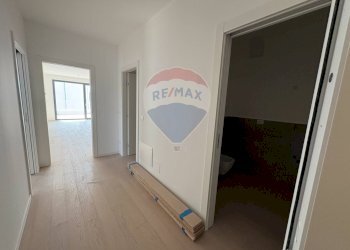 Hall / corridoio - Trilocale Via Costalunga
 
1/3, Trieste - foto 8