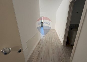 Hall / corridoio - Trilocale via Costa Lunga
 
1/4, Trieste - foto 5