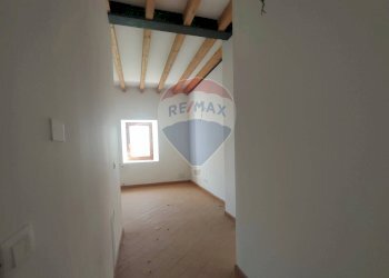 Stanza vuota - Casa indipendente San Demetrio ne' Vestini - foto 14