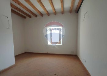 Stanza vuota - Casa indipendente San Demetrio ne' Vestini - foto 15