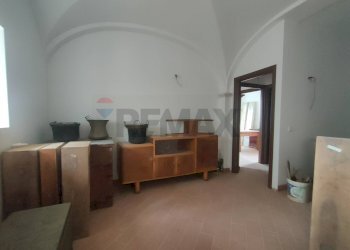 Soggiorno con angolo cottura - Casa indipendente San Demetrio ne' Vestini - foto 10