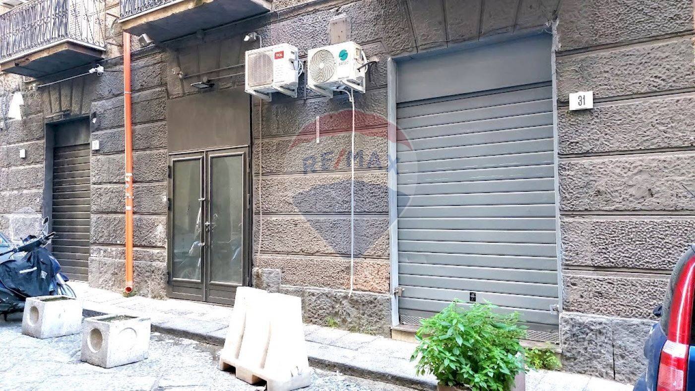 Edificio all\'aperto - Locale Commerciale Vico Campagnari
 
29, Napoli - foto 2