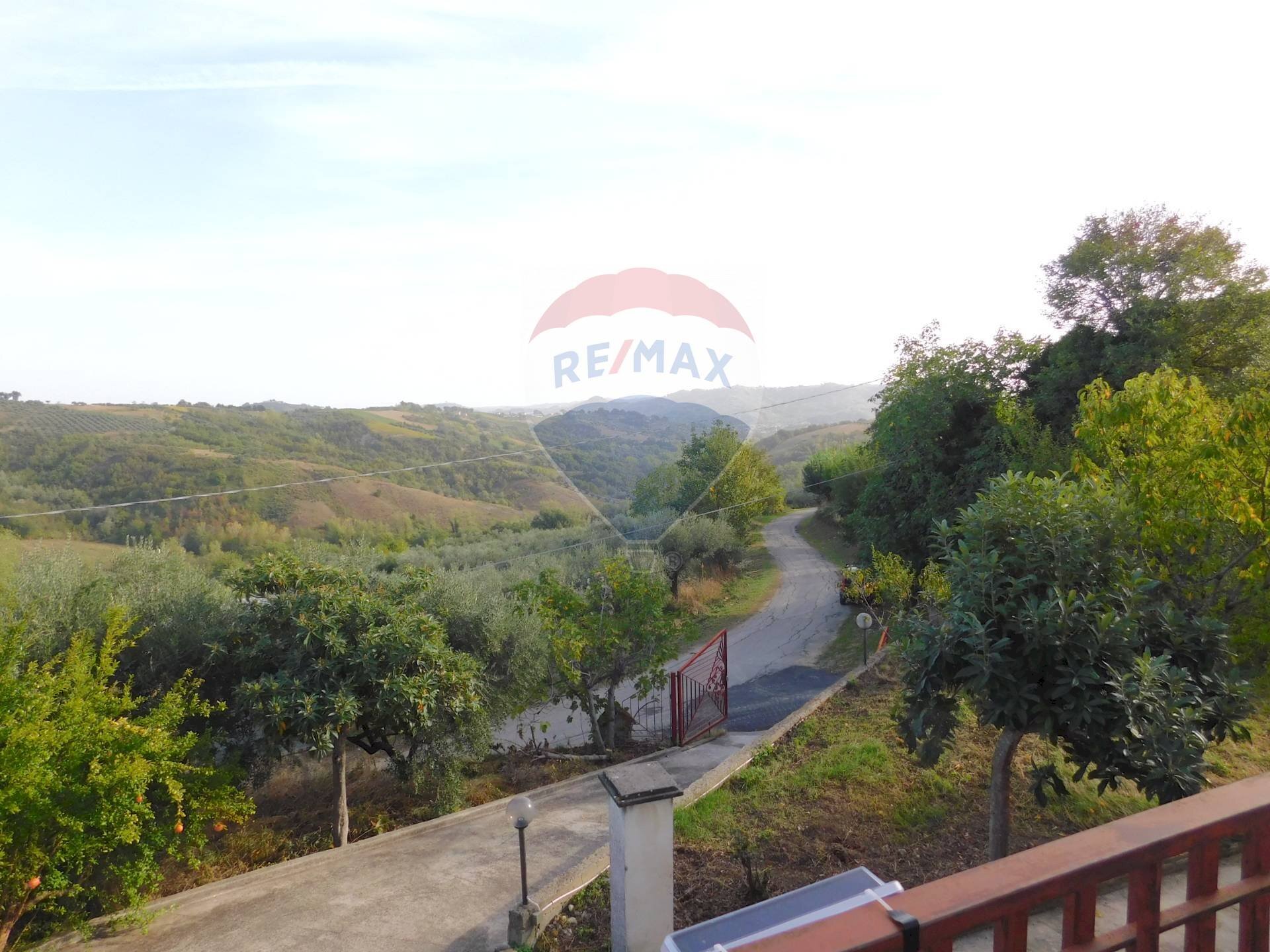 Vista delle montagne - Independent house VIA SANT'ANGELO
 
28, Roccamontepiano - photo 2