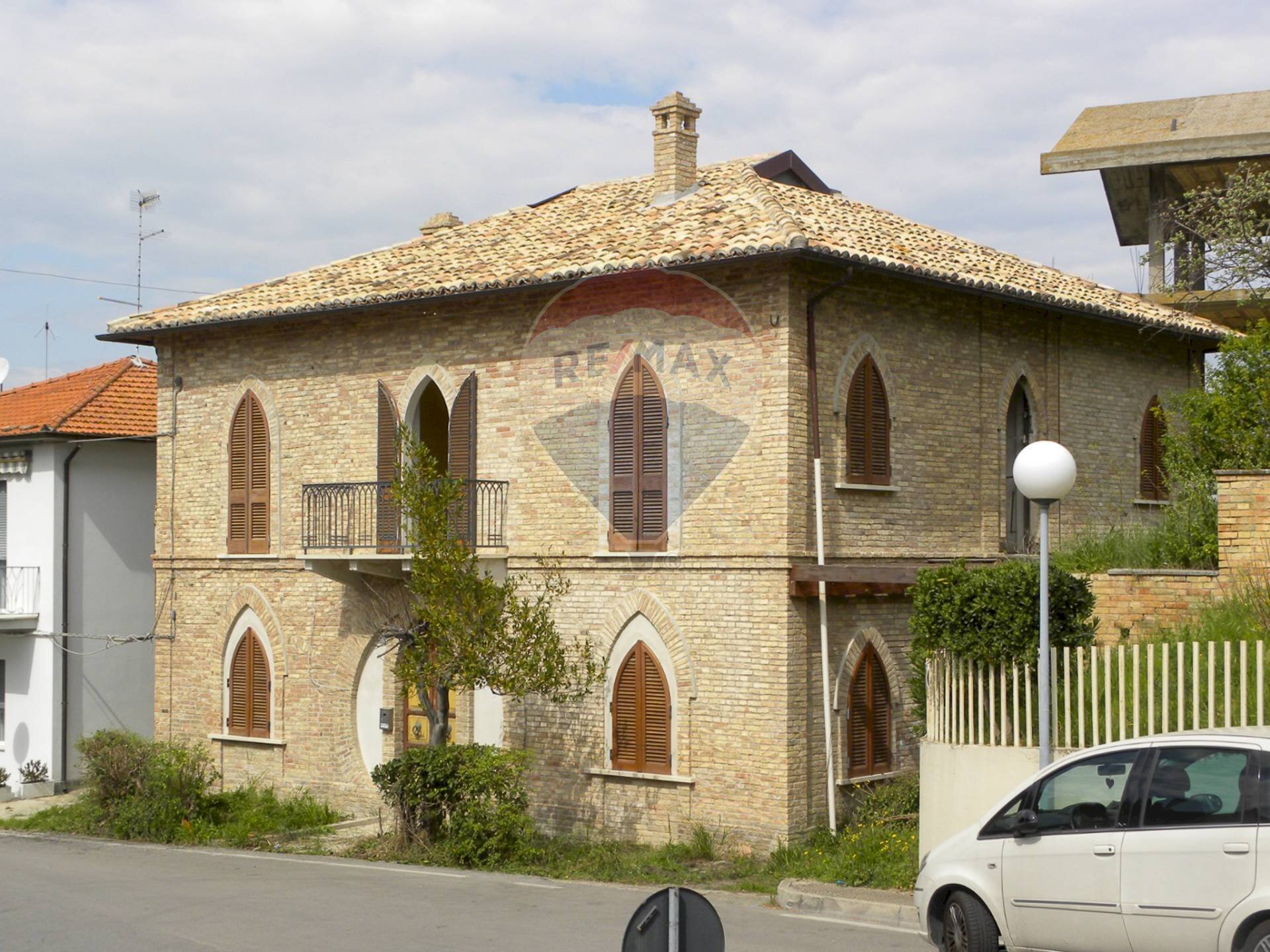 Casa all\'aperto - Independent house Via Vittorio Emanuele II
 
25, Montesilvano - photo 1