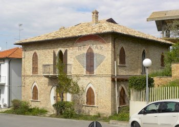 Casa all\'aperto - Casa indipendente Via Vittorio Emanuele II
 
25, Montesilvano - foto 1