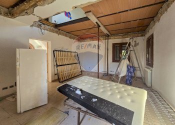 piano terra: camera - Casa indipendente CONTRADA CONA
 
2, Villamagna - foto 24