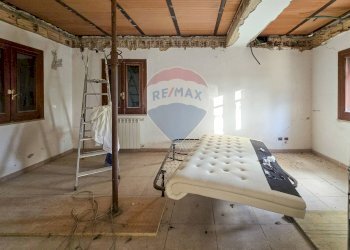 piano terra: camera - Casa indipendente CONTRADA CONA
 
2, Villamagna - foto 25