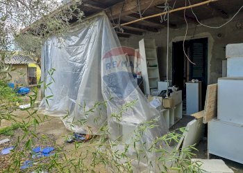 tettoia su giardino - Casa indipendente CONTRADA CONA
 
2, Villamagna - foto 33