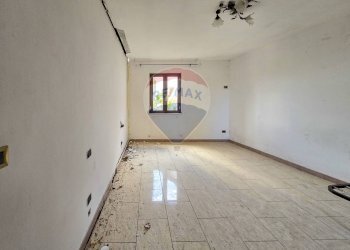 primo piano: stanza con balconcino - Casa indipendente CONTRADA CONA
 
2, Villamagna - foto 49