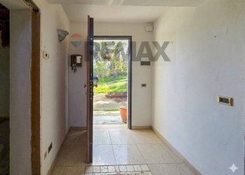 Hall / corridoio - Casa indipendente CONTRADA CONA
 
2, Villamagna - foto 10