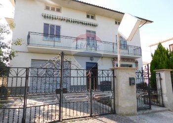 Edificio all\'aperto - Casa indipendente VIA CASENUOVE
 
92, Rapino - foto 5