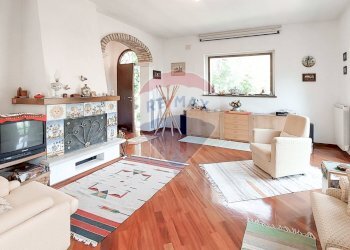 soggiorno con camino - Villa C/DA VERSANTE AL BOSCO, Carpineto della Nora - photo 1