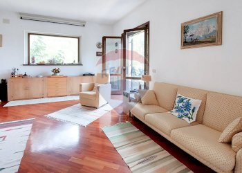 soggiorno con camino - Villa C/DA VERSANTE AL BOSCO, Carpineto della Nora - photo 16