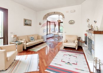 soggiorno con camino - Villa C/DA VERSANTE AL BOSCO, Carpineto della Nora - photo 19