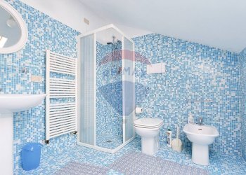 bagno secondo  piano - Villa C/DA VERSANTE AL BOSCO, Carpineto della Nora - photo 50