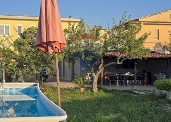 Piscina - Casa semi indipendente VIA TAVO
 
286, Pescara - foto 1