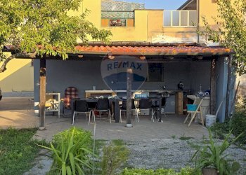 portico - Casa semi indipendente VIA TAVO
 
286, Pescara - foto 5