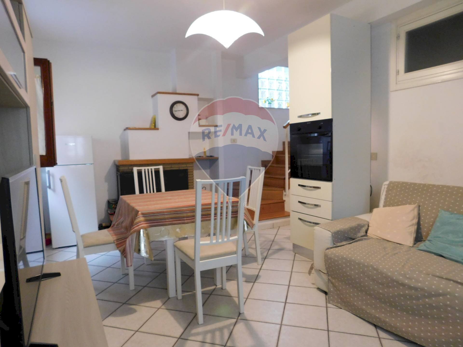 Sala da pranzo - Semi-detached house PIAZZA CAPPELLETTI
 
17, Rapino - photo 2