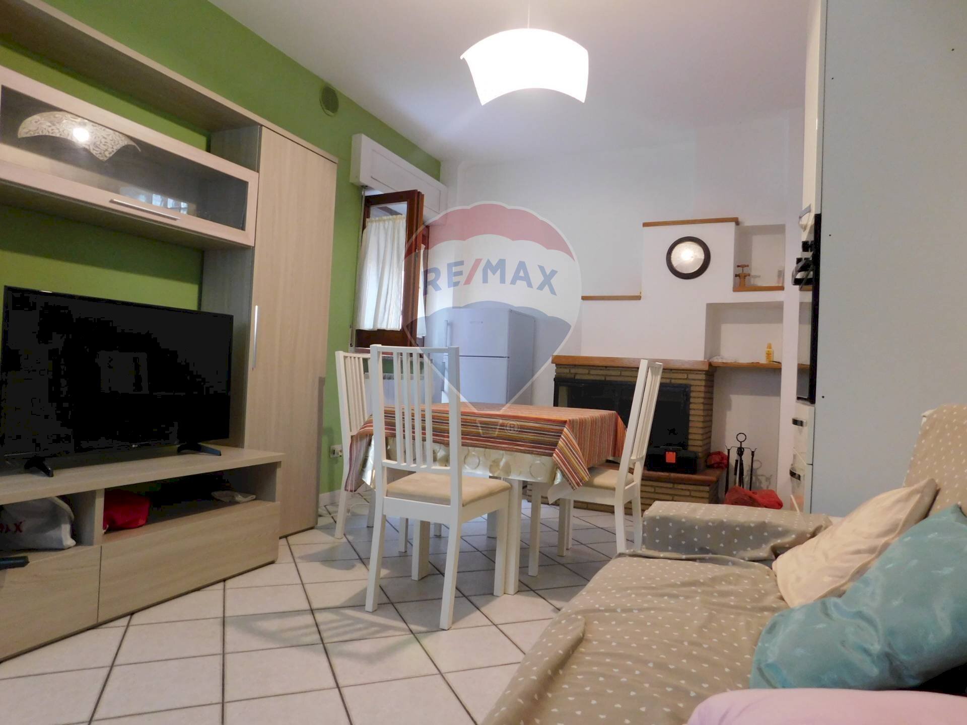 Sala da pranzo - Semi-detached house PIAZZA CAPPELLETTI
 
17, Rapino - photo 1