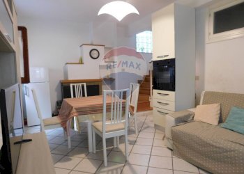 Sala da pranzo - Casa semi indipendente PIAZZA CAPPELLETTI
 
17, Rapino - foto 2