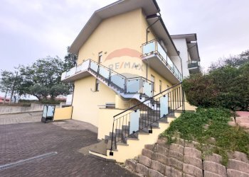 Casa all\'aperto - Villa Bifamiliare COLLE PAGNOTTO
 
SNC, Fara Filiorum Petri - foto 3