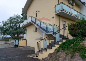 Casa all\'aperto - Villa Bifamiliare COLLE PAGNOTTO
 
SNC, Fara Filiorum Petri - foto 4