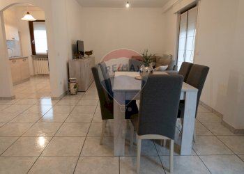 Sala da pranzo - Villa Bifamiliare COLLE PAGNOTTO
 
SNC, Fara Filiorum Petri - foto 1