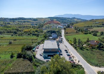 Vista delle montagne - Locale Commerciale Via Val di Foro
 
SNC, Ripa Teatina - foto 7