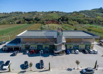 Casa all\'aperto - Locale Commerciale Via Val di Foro
 
SNC, Ripa Teatina - foto 8