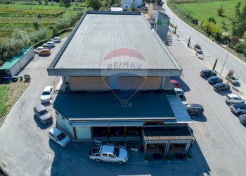 Edificio all\'aperto - Locale Commerciale Via Val di Foro
 
SNC, Ripa Teatina - foto 28