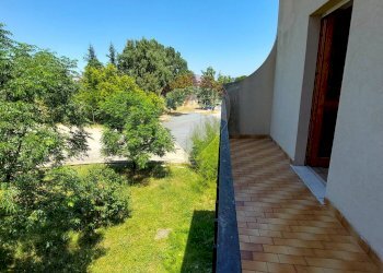 balcone camere - Casa semi indipendente Francesco Urbano
 
snc, Fara Filiorum Petri - foto 17