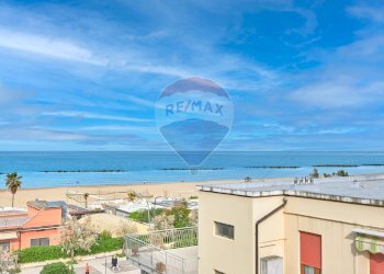 Vista dell\'acqua - Appartamento Via Della Riviera
 
211, Pescara - foto 1