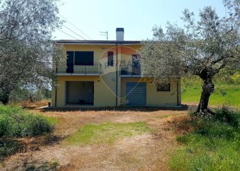 Casa all\'aperto - Independent house Via Rocco Terenzi
 
snc, Elice - photo 1