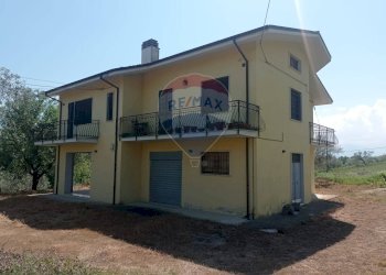 Casa all\'aperto - Independent house Via Rocco Terenzi
 
snc, Elice - photo 2