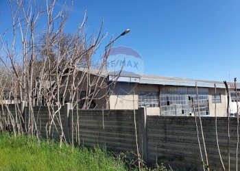 Edificio all\'aperto - Locale Commerciale Via Napoli
 
204, Avezzano - foto 3