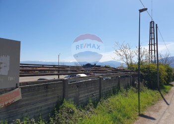 Edificio all\'aperto - Locale Commerciale Via Napoli
 
204, Avezzano - foto 4