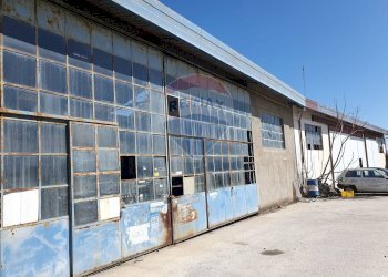 Edificio all\'aperto - Locale Commerciale Via Napoli
 
204, Avezzano - foto 6