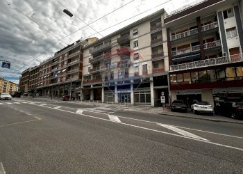 Edificio all\'aperto - Box via Martiri della Resistenza
 
38, Ancona - photo 1