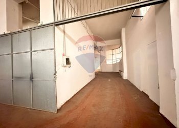 Hall / corridoio - Box via Martiri della Resistenza
 
38, Ancona - photo 7