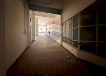 Hall / corridoio - Box via Martiri della Resistenza
 
38, Ancona - foto 7