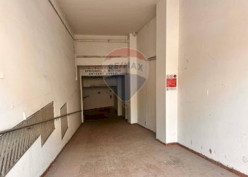 Hall / corridoio - Box via Martiri della Resistenza
 
38, Ancona - foto 23