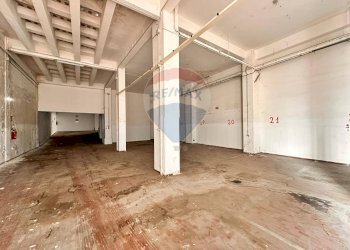 Parcheggio - Box via Martiri della Resistenza
 
38, Ancona - foto 24