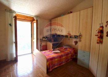 Camera / camera da letto - Semi-detached house via madonna della neve, Selvino - photo 10