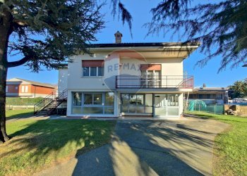 Casa all\'aperto - Villa Cesare Battisti
 
86, Brembate di Sopra - photo 2