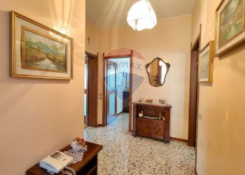 Hall / corridoio - Villa Cesare Battisti
 
86, Brembate di Sopra - photo 5